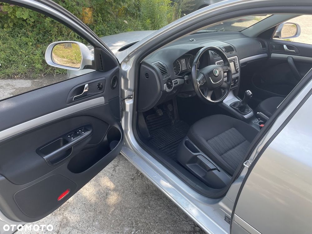 Skoda Octavia 2.0 TDI DPF Elegance - 9