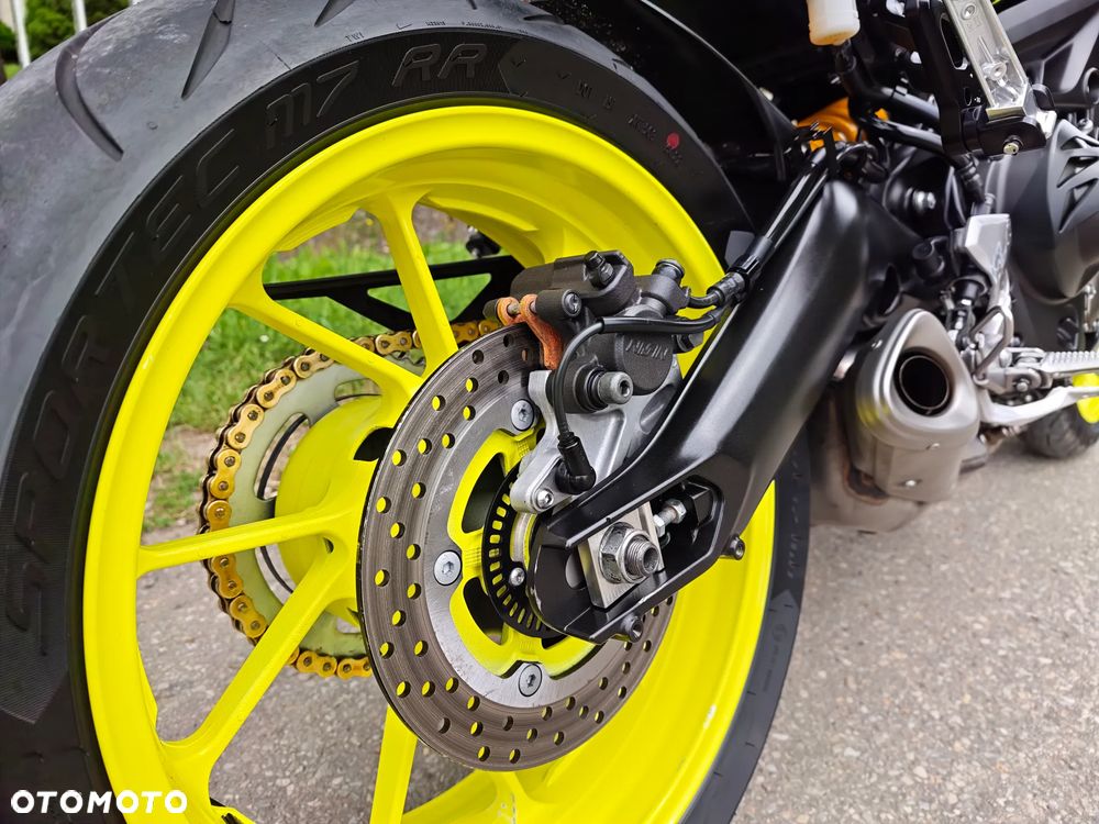 Yamaha MT - 12
