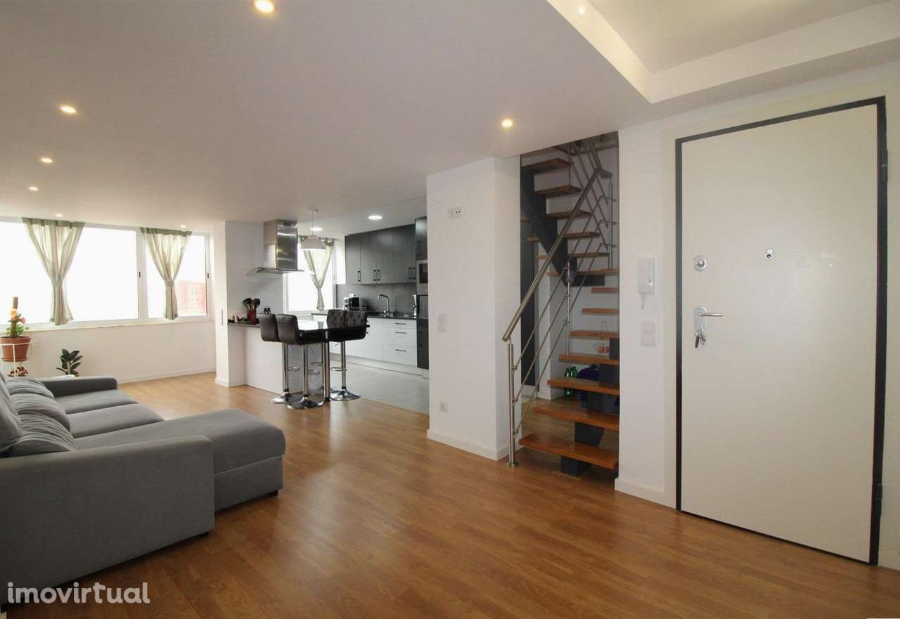 COVA DA PIEDADE - T3 com sótão aproveitado de 60m2 - Grande imagem: 2/27