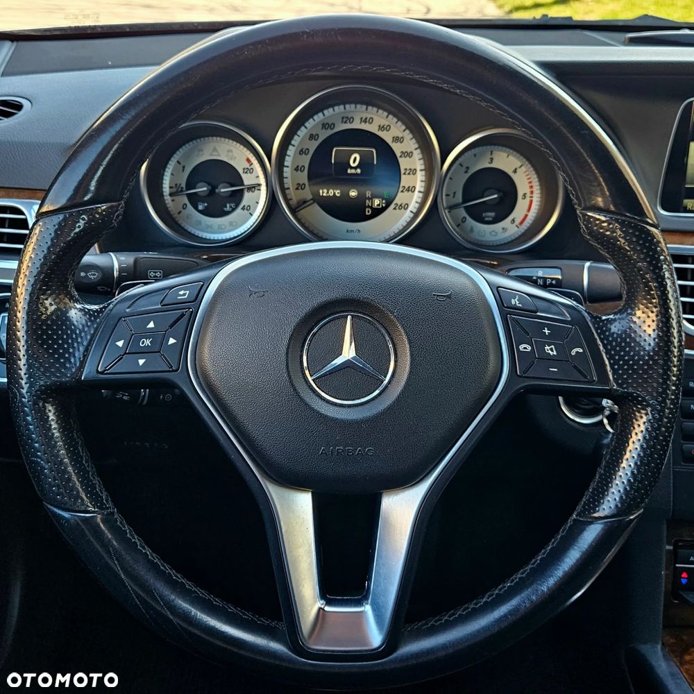 Mercedes-Benz Klasa E 300 CDI DPF BlueEFFICIENCY 7G-TRONIC Avantgarde - 25