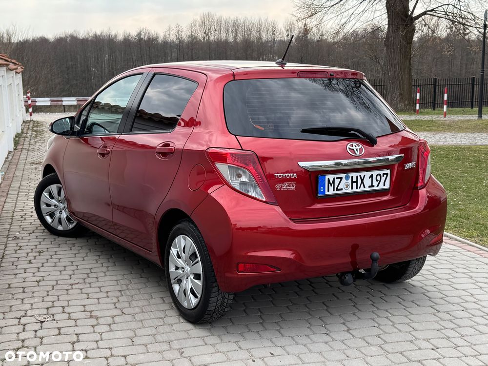 Toyota Yaris - 10