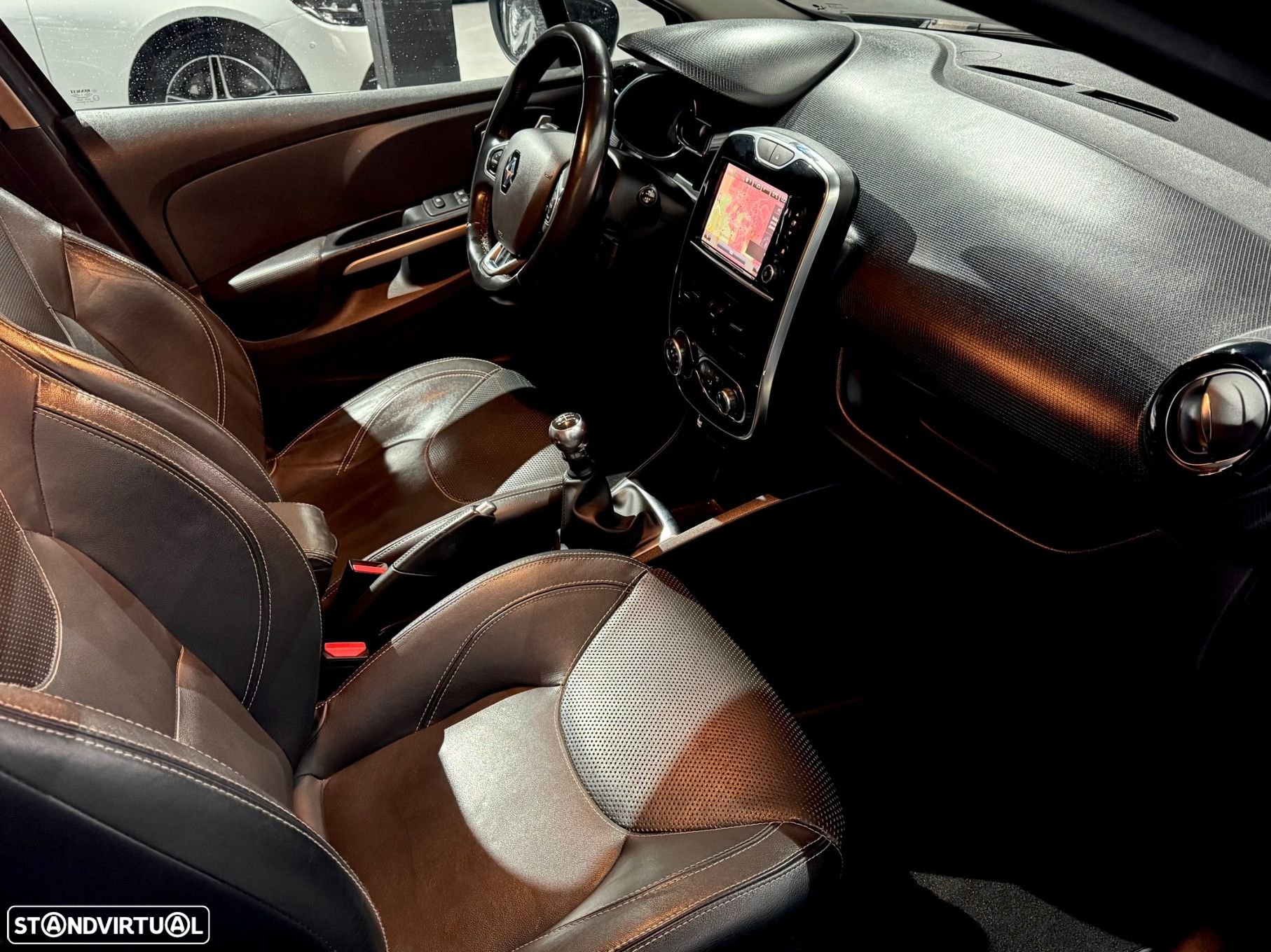 Renault Clio 1.5 dCi Dynamique S - 23