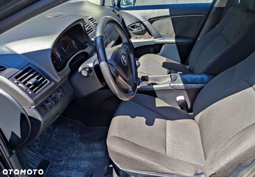 Toyota Avensis - 14
