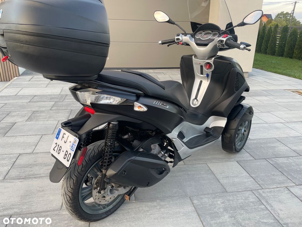 Piaggio MP-3 - 11