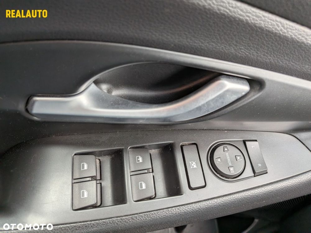 Hyundai i30 - 17