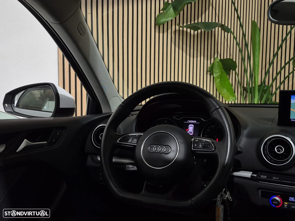 Audi A3 Sportback 1.6 TDI Attraction Special Edition - 10