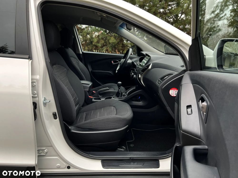 Hyundai ix35 1.6 2WD Fifa World Cup Edition - 24