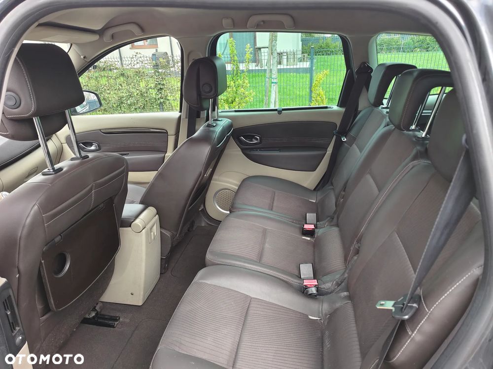 Renault Scenic 1.9 dCi Privilege - 8