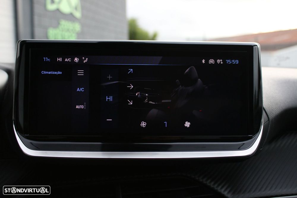 Peugeot 2008 1.2 PureTech Allure - 32