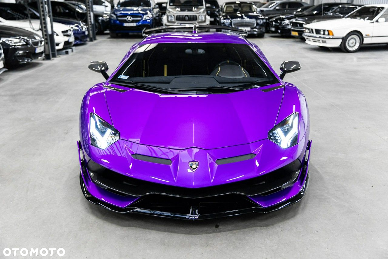 Lamborghini Aventador - 5