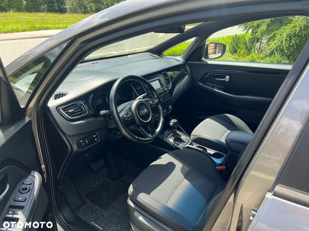 Kia Carens 1.7 CRDi 141 Dream Team Edition - 10