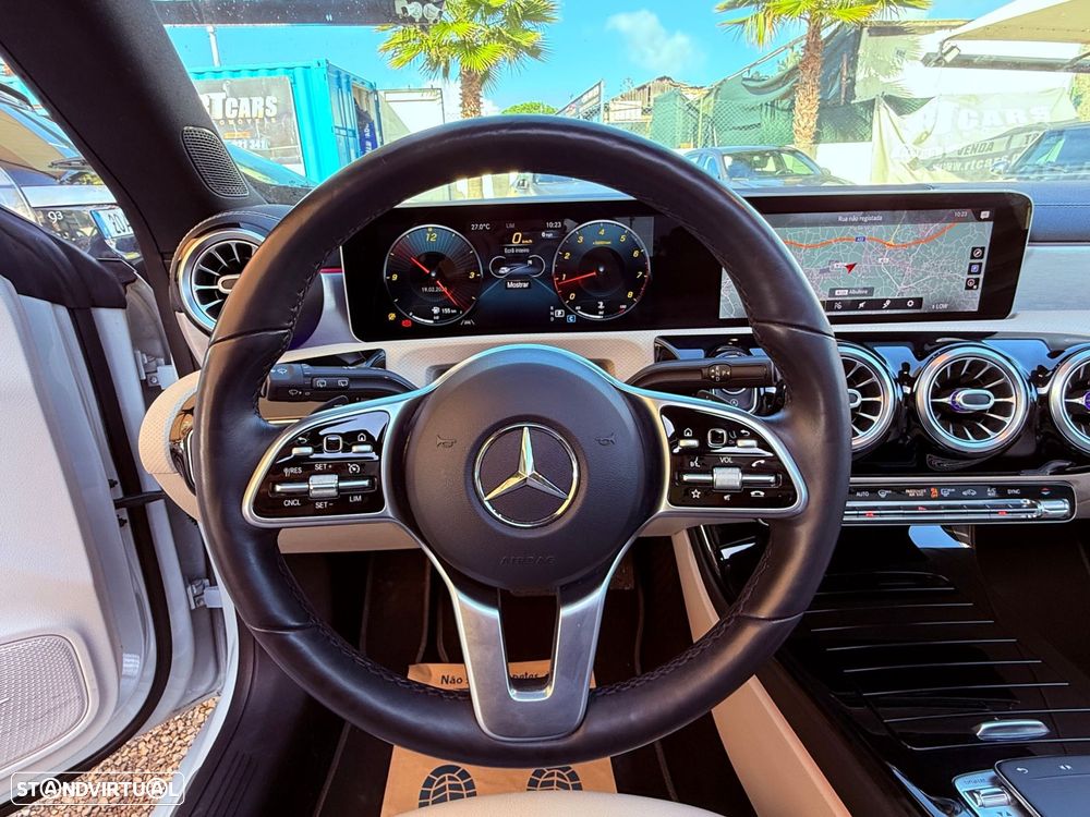 Mercedes-Benz CLA 180 7G-DCT Special Edition - 16