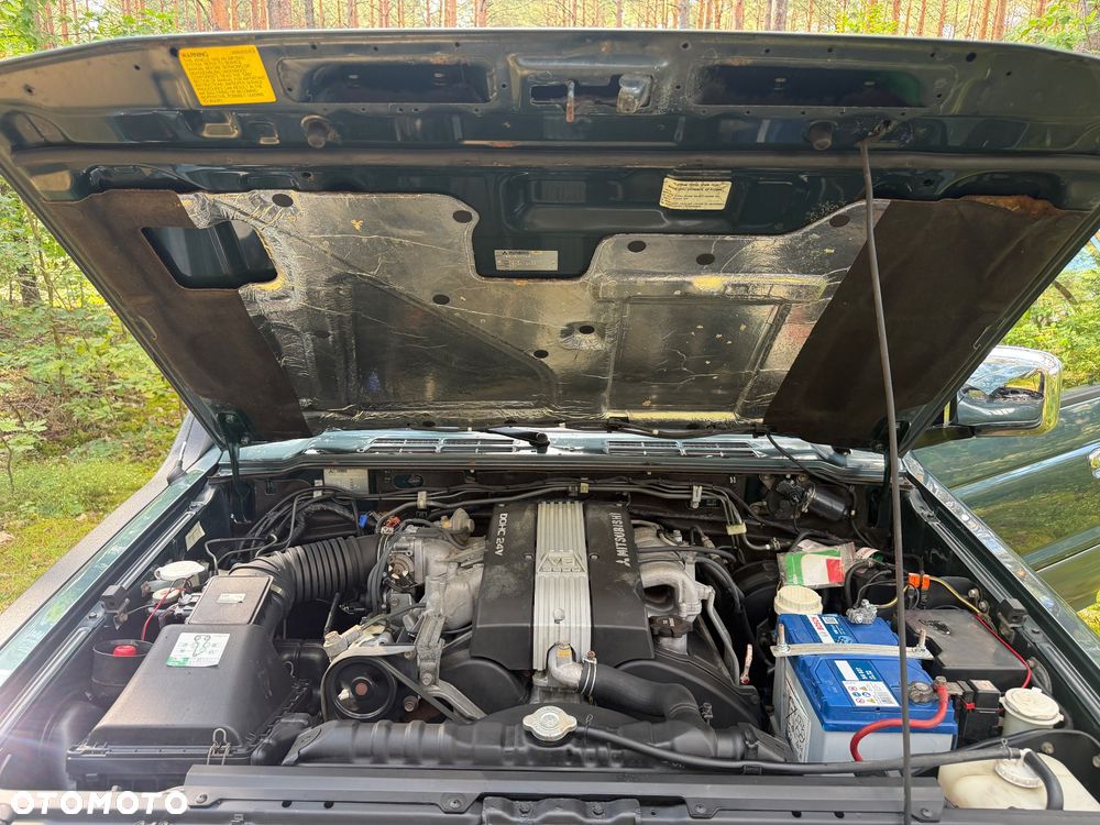 Mitsubishi Pajero - 36