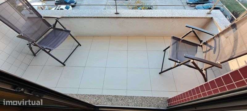 T2 Mobilado com Garagem Fechada - Grande imagem: 2/6