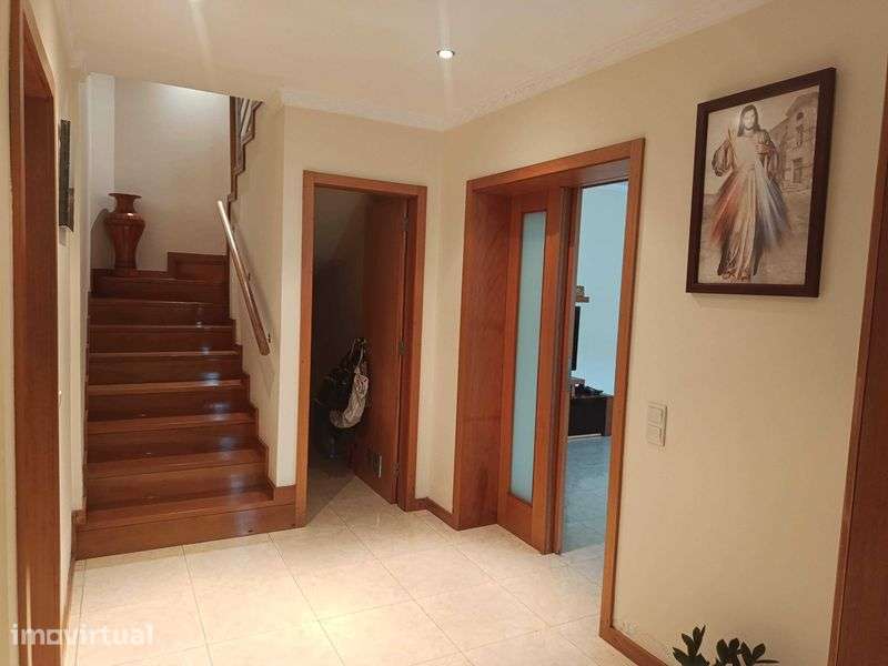 Moradia T3 com Jardim, Garagem e Excelentes Áreas | Gemunde, Maia - Grande imagem: 3/12