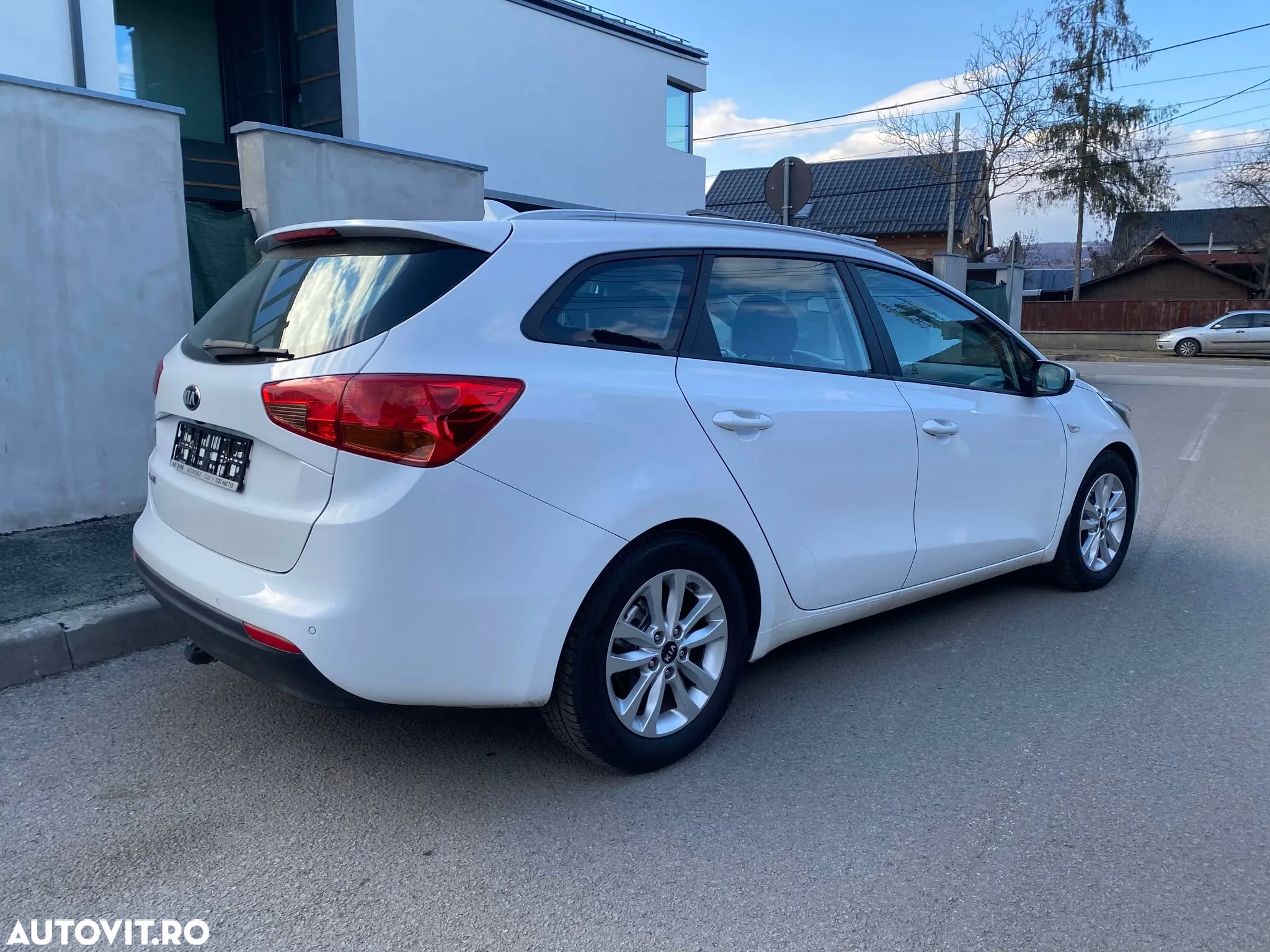 Kia Ceed 1.6 CRDi 128 Spirit - 11