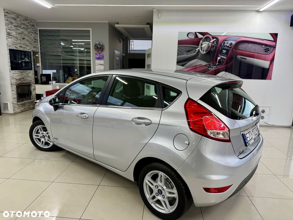 Ford Fiesta - 23