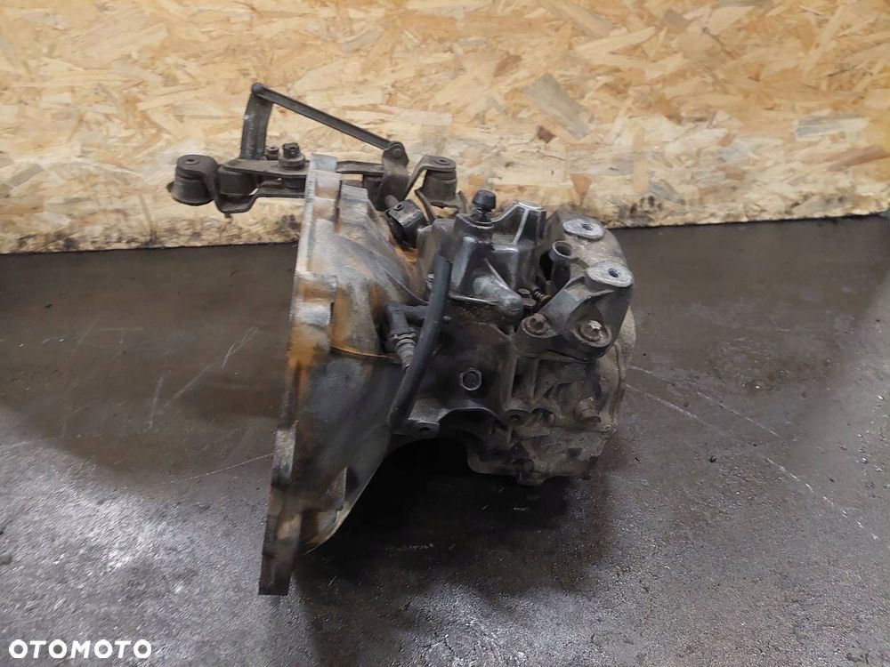 SKRZYNIA BIEGÓW OPEL MERIVA A 1.3 CDTI MANUAL 5 BIEGÓW F17W394 - 2