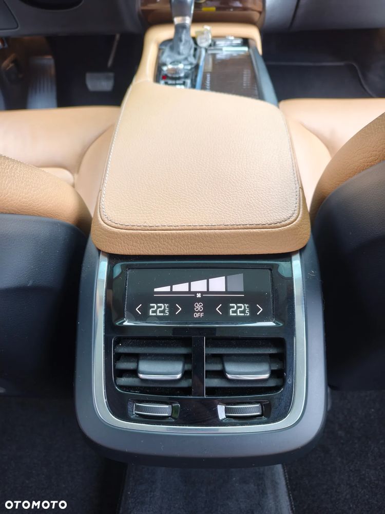 Volvo XC 90 T6 AWD Geartronic Momentum - 11