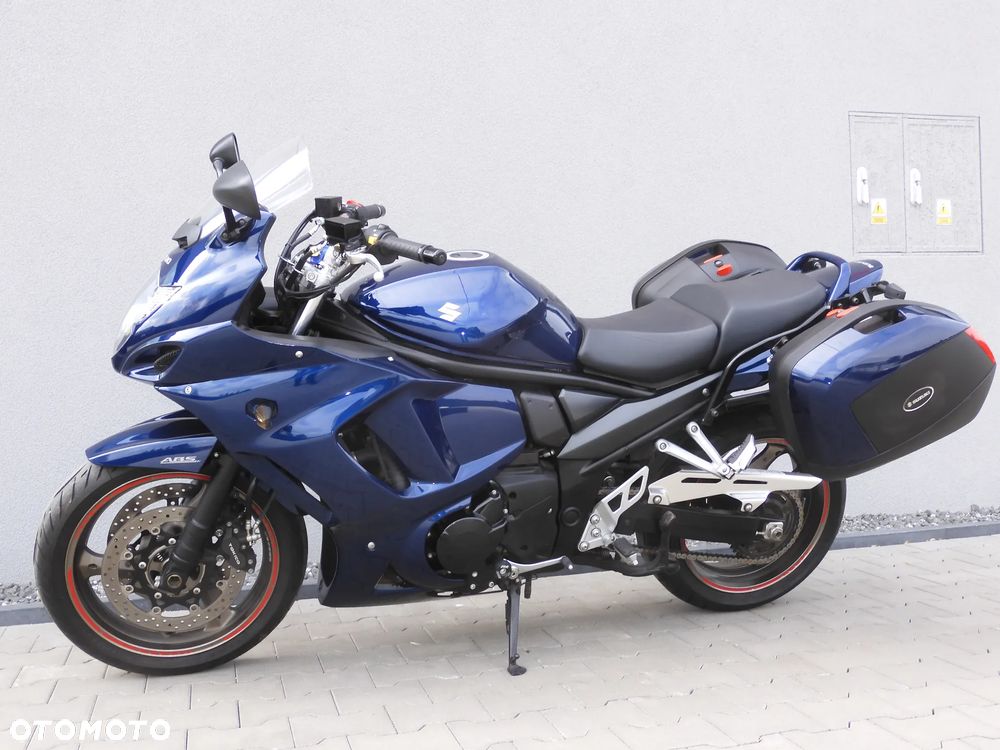 Suzuki GSX - 31