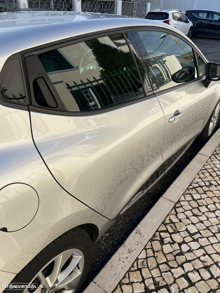 Renault Clio 1.2 16V 75 Collection - 7