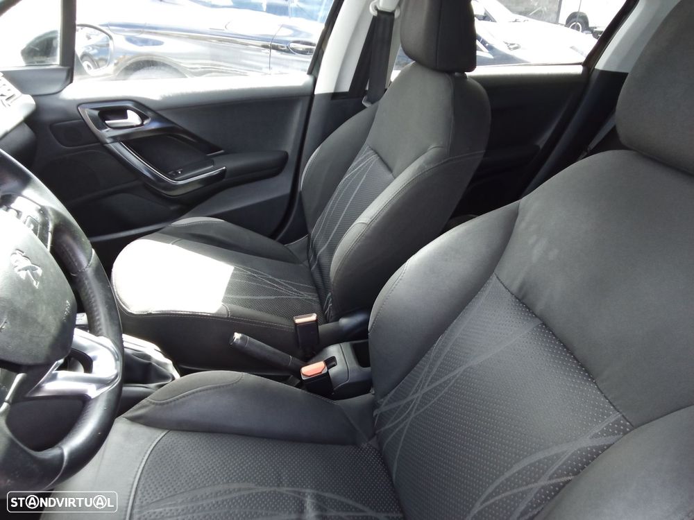 Peugeot 208 1.4 HDi Active - 12