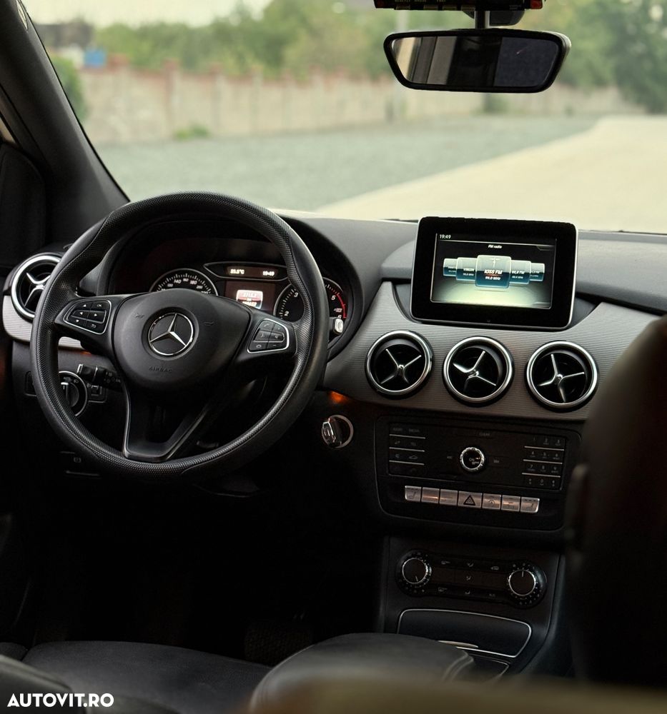 Mercedes-Benz B 180 - 8