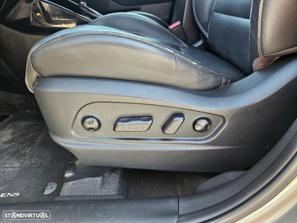 Kia Carens 1.7 CRDi ISG TX 7DCT - 12