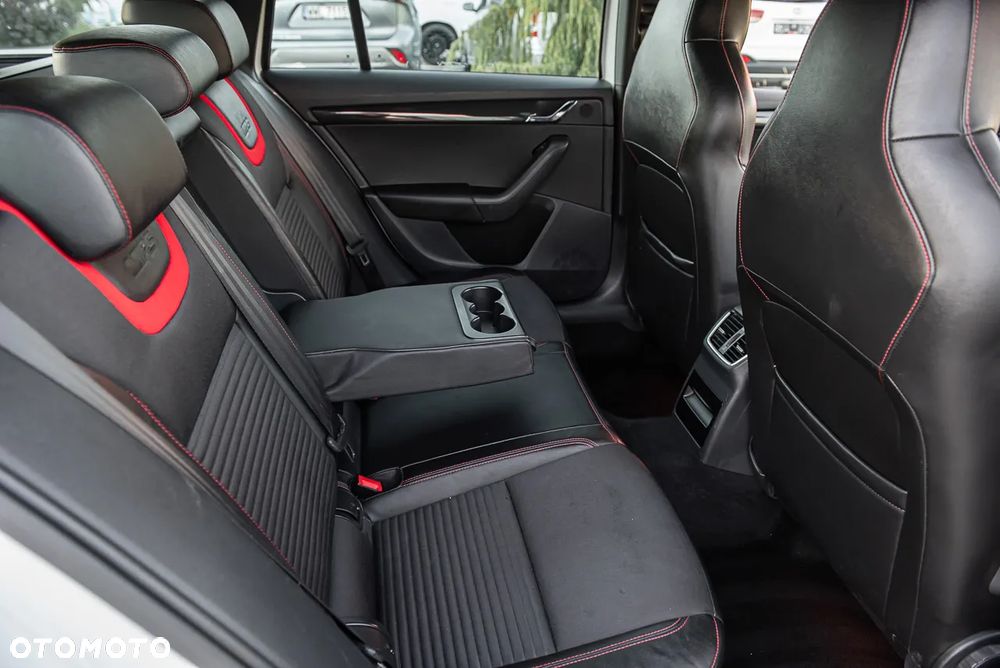 Skoda Octavia 2.0 TDI 4x4 Edition DSG - 19