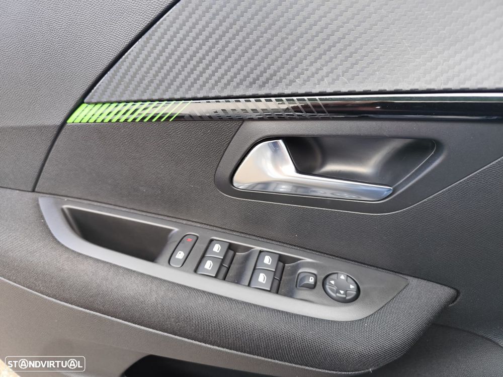 Peugeot 208 1.2 PureTech Active Pack - 18