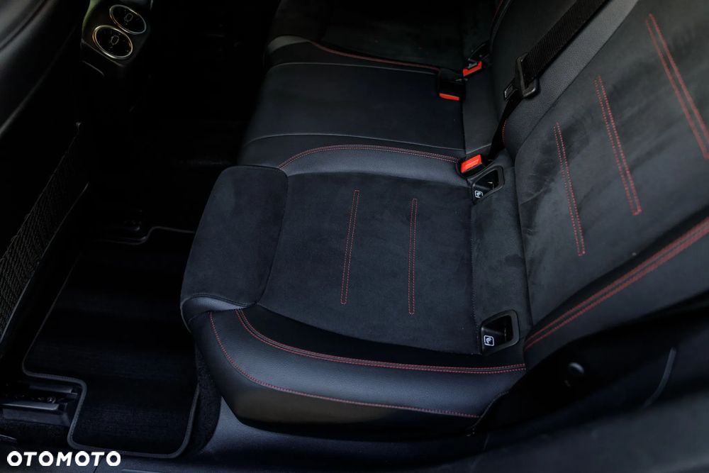 Mercedes-Benz Klasa A 200 AMG Line 7G-DCT - 32