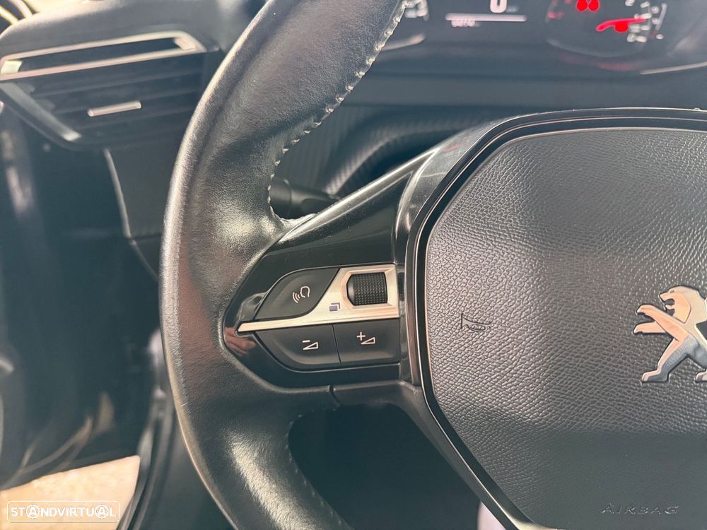 Peugeot 208 1.2 PureTech Active - 11