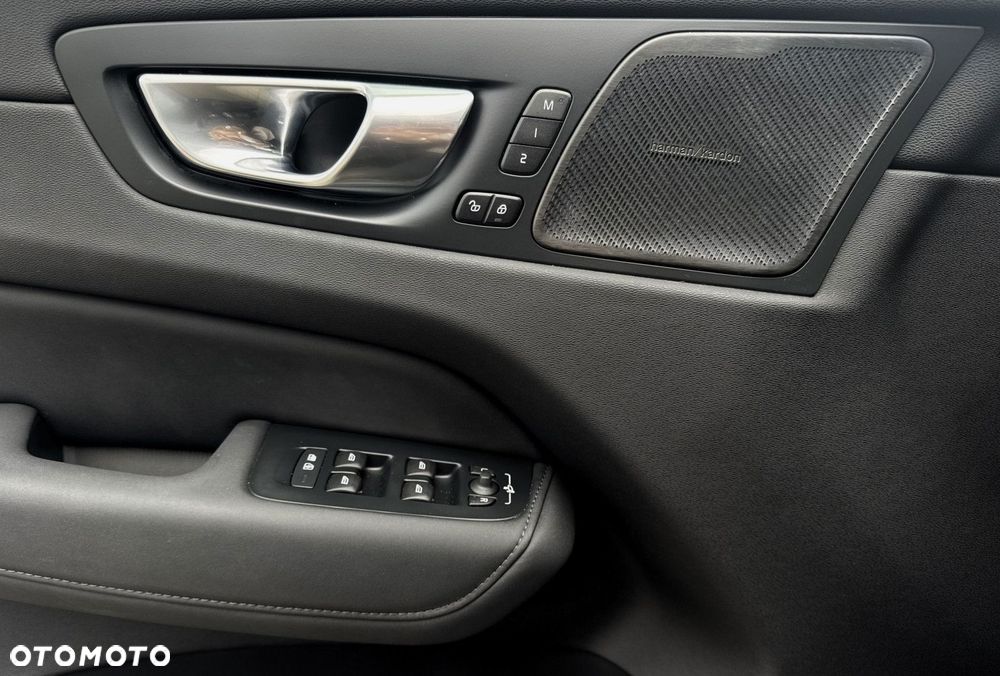 Volvo XC 60 - 25