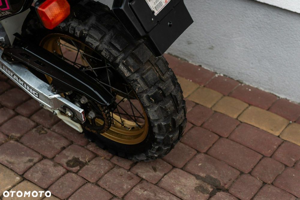 Honda XRV - 9