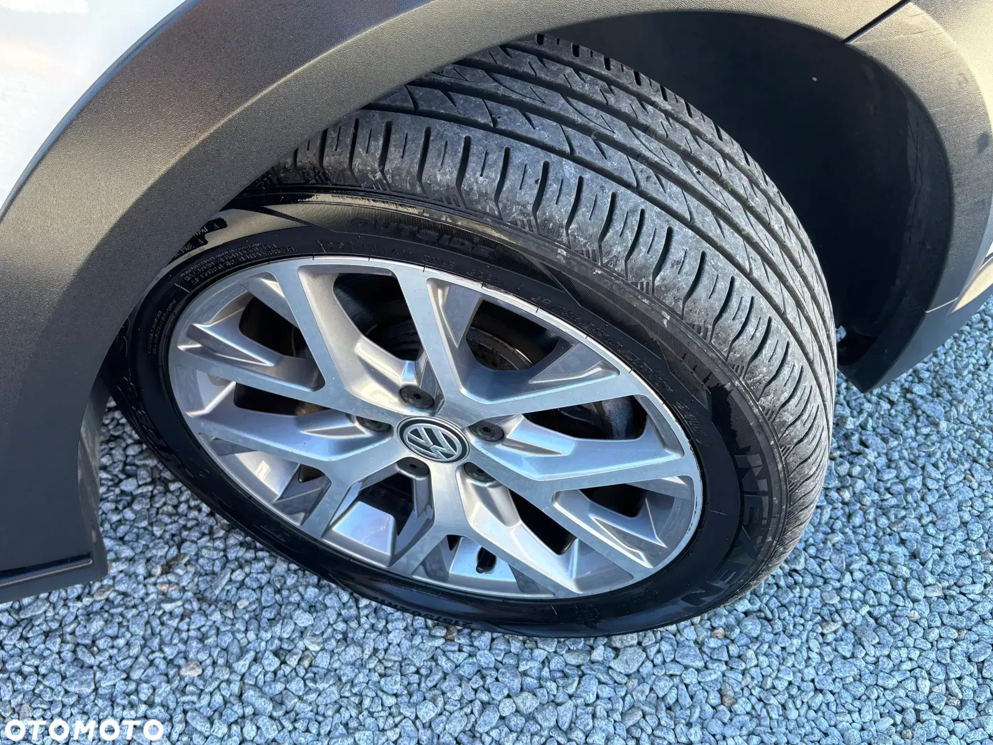 Volkswagen Touran 2.0 TDI DPF DSG Cross - 24