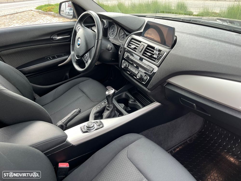 BMW 116 d EfficientDynamics — fotografia 8
