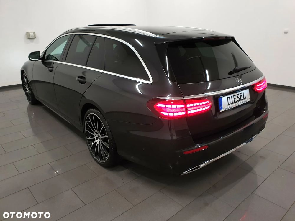 Mercedes-Benz Klasa E 220 d 4-Matic - 4