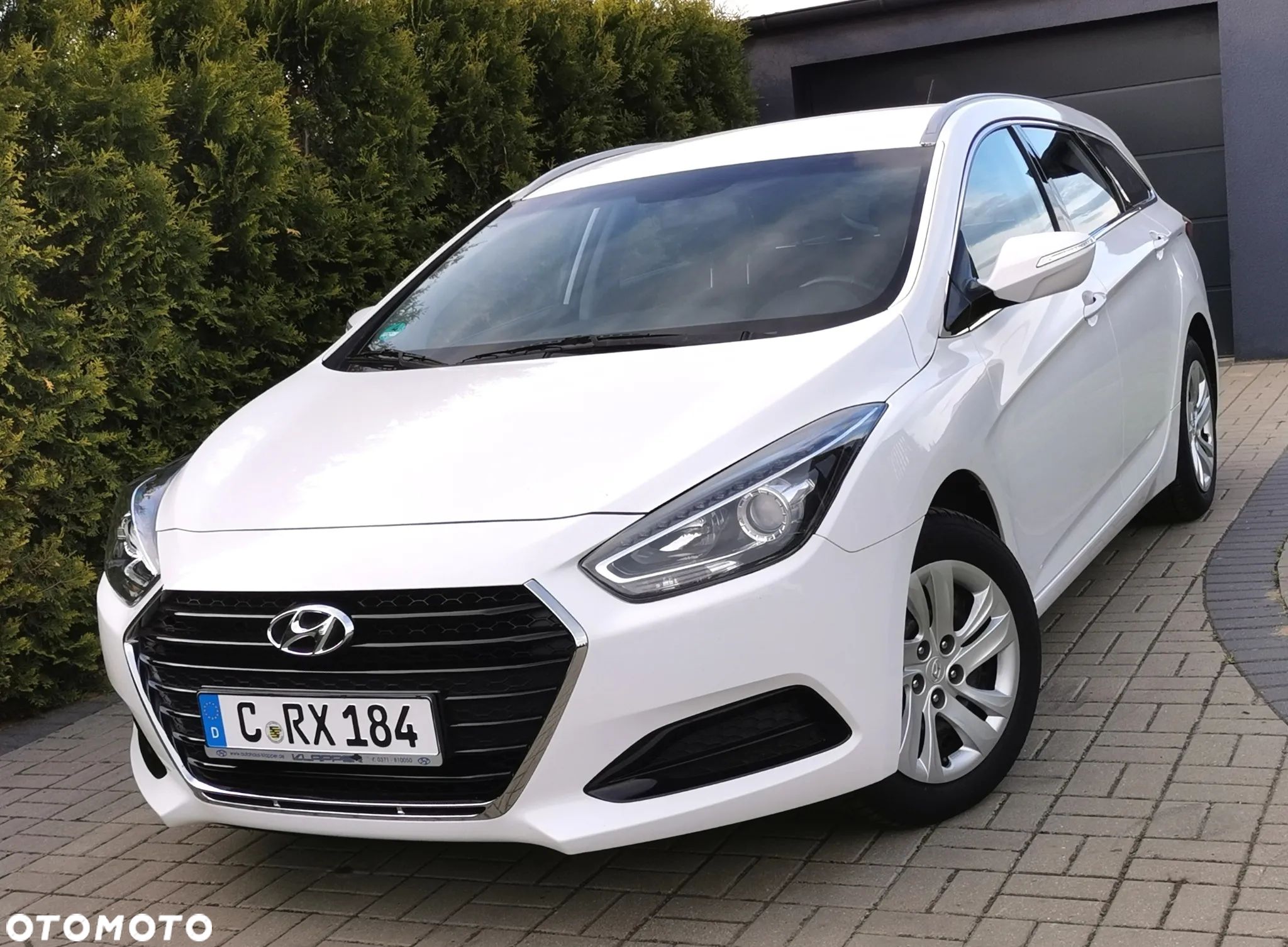 Hyundai i40 Kombi blue 1.6 Family - 1