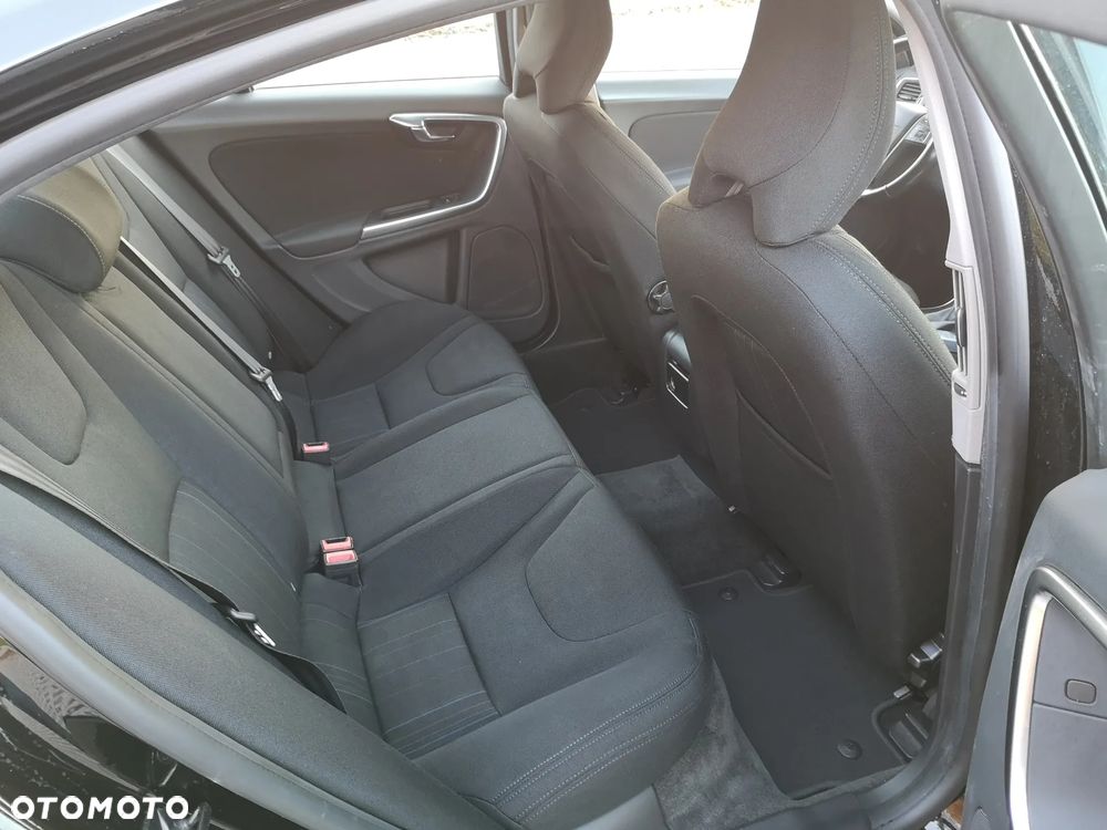 Volvo S60 T3 Edition - 11