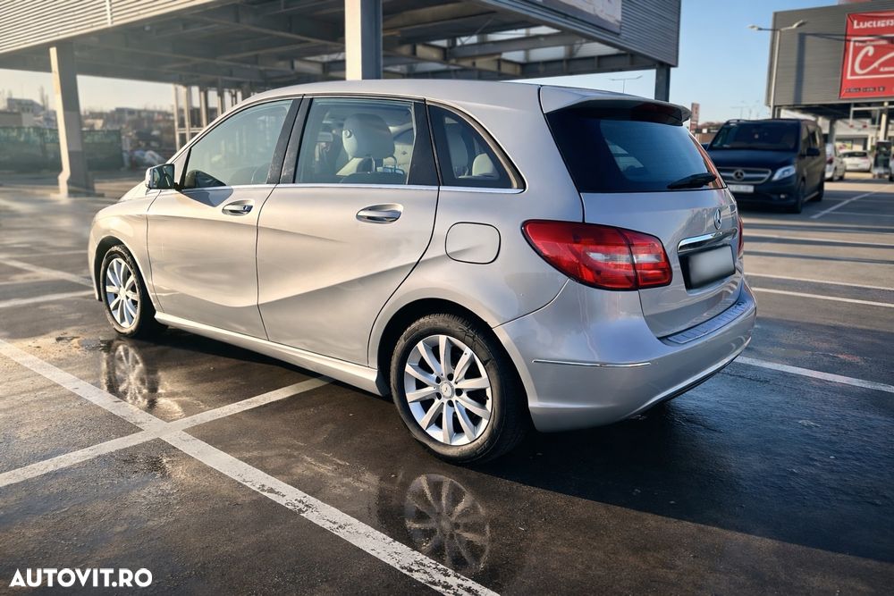 Mercedes-Benz B 180 - 6