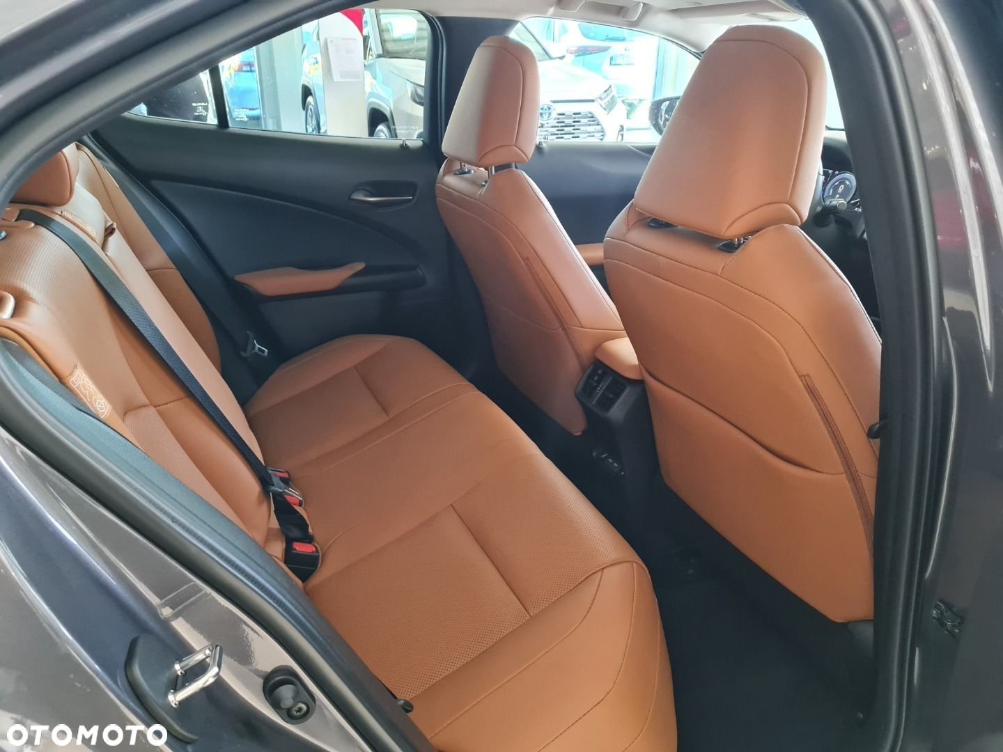 Lexus UX - 12