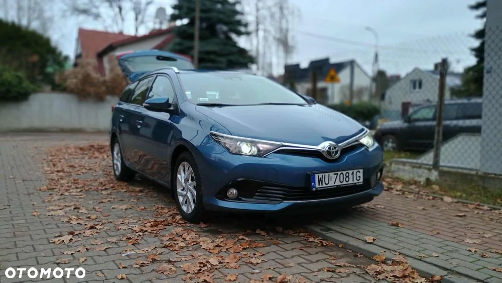 Toyota Auris 1.6 Premium - 5