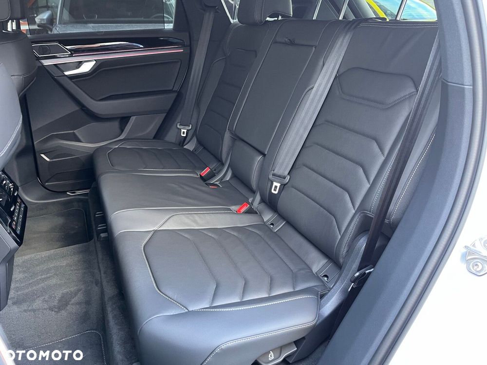 Volkswagen Touareg 3.0 V6 TDI 4Motion R-Line - 16