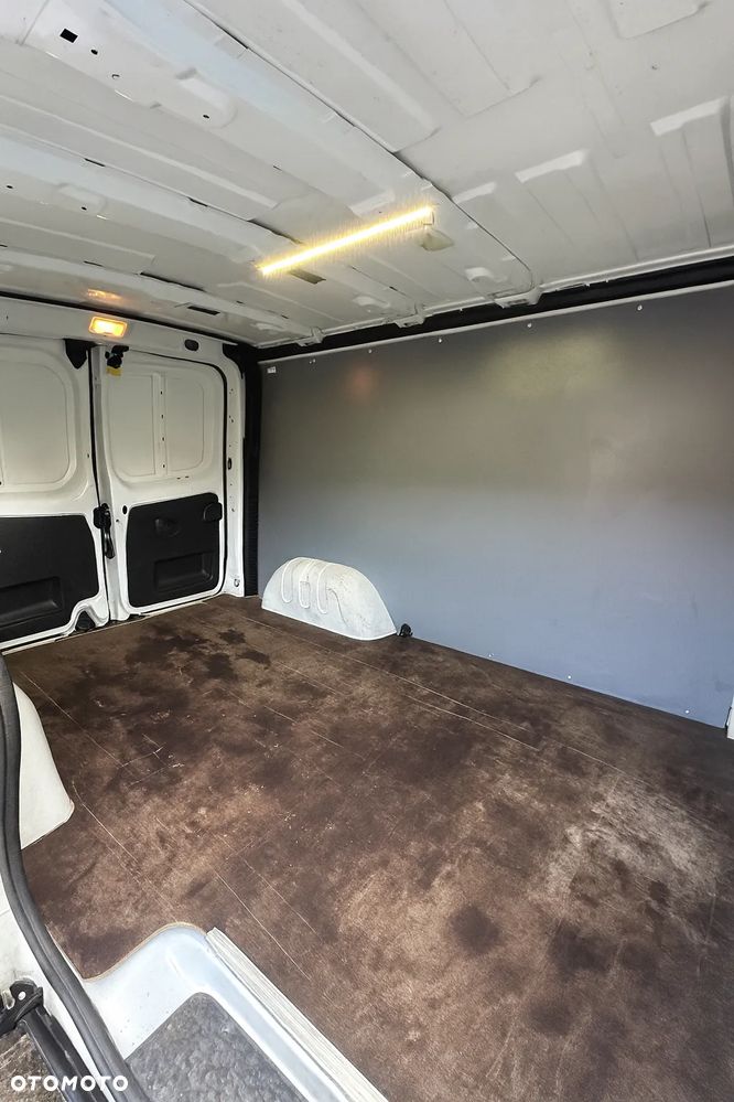 Opel Vivaro - 11