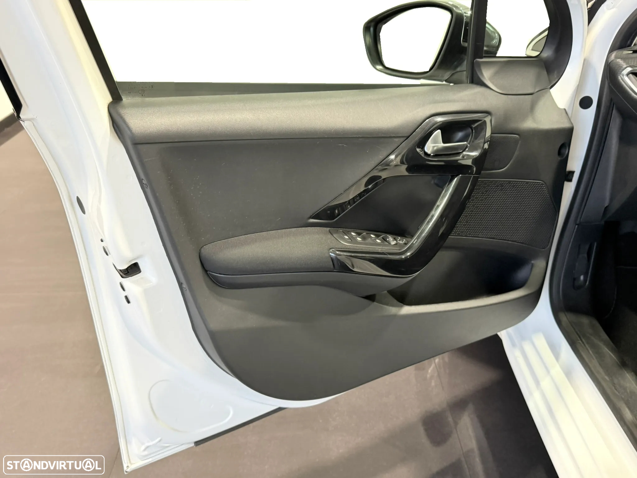 Peugeot 208 1.2 PureTech Allure - 18