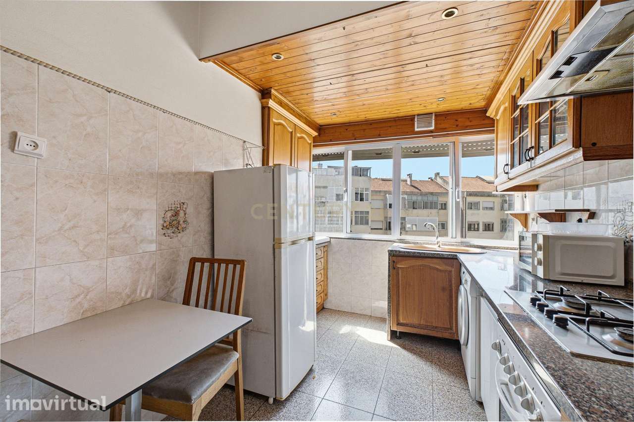 Apartamento T2 em Queluz, junto à Estação de Comboios - Grande imagem: 4/31