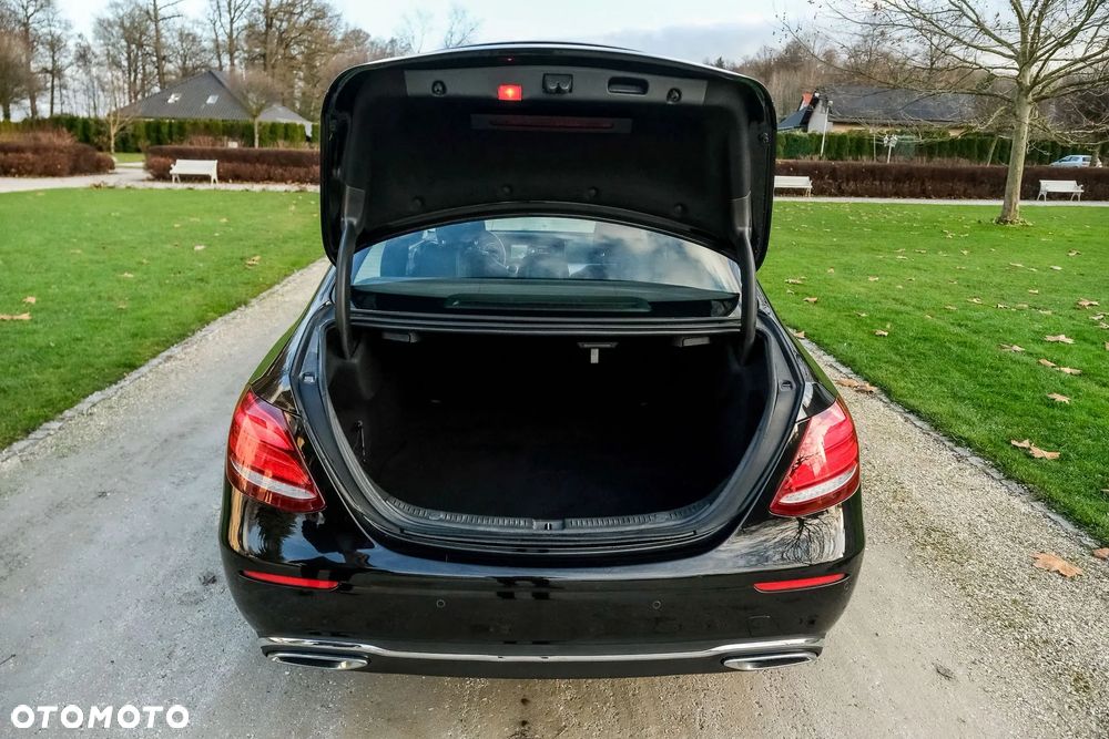 Mercedes-Benz Klasa E 220 d 9G-TRONIC - 30