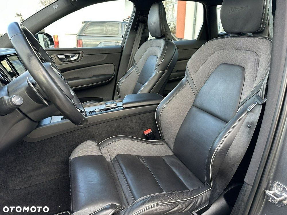 Volvo XC 60 D4 R-Design - 22