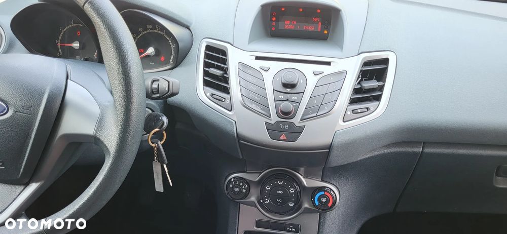 Ford Fiesta 1.25 Champions Edition - 17