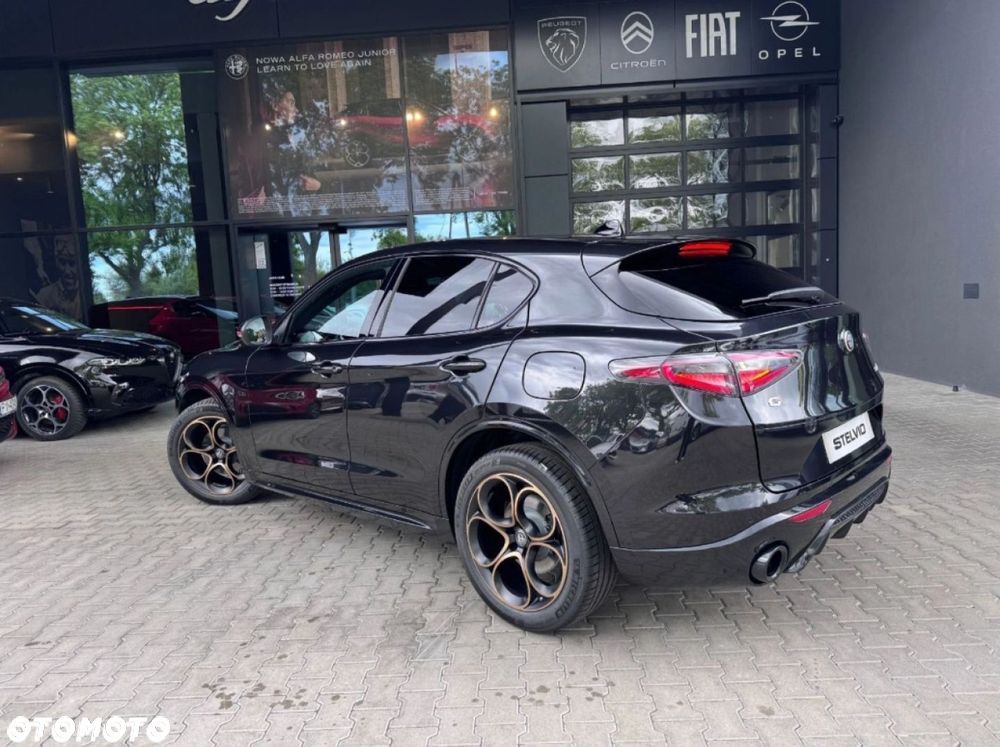 Alfa Romeo Stelvio - 10